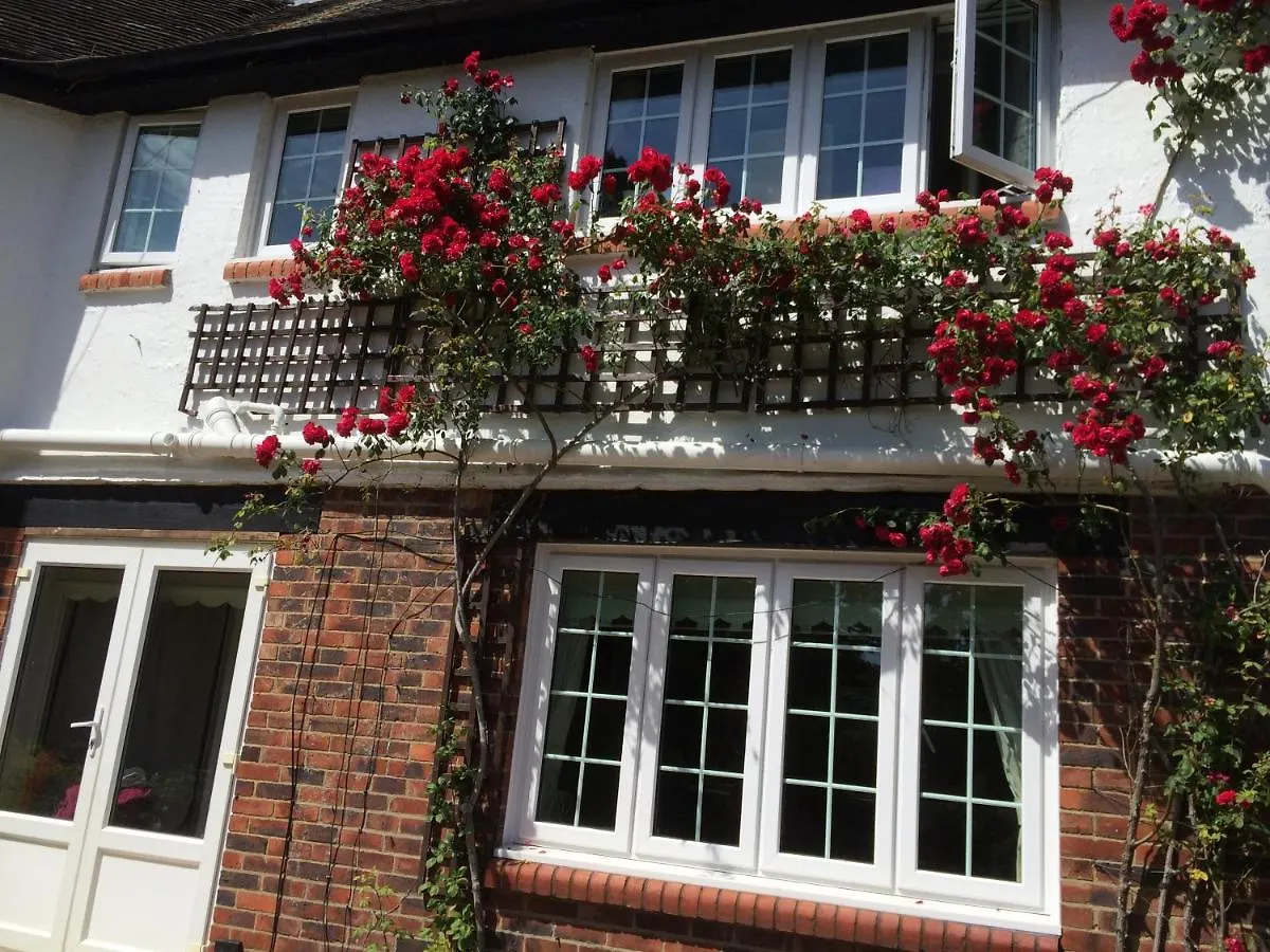 Hazelwick Guest House Hookwood Country house
