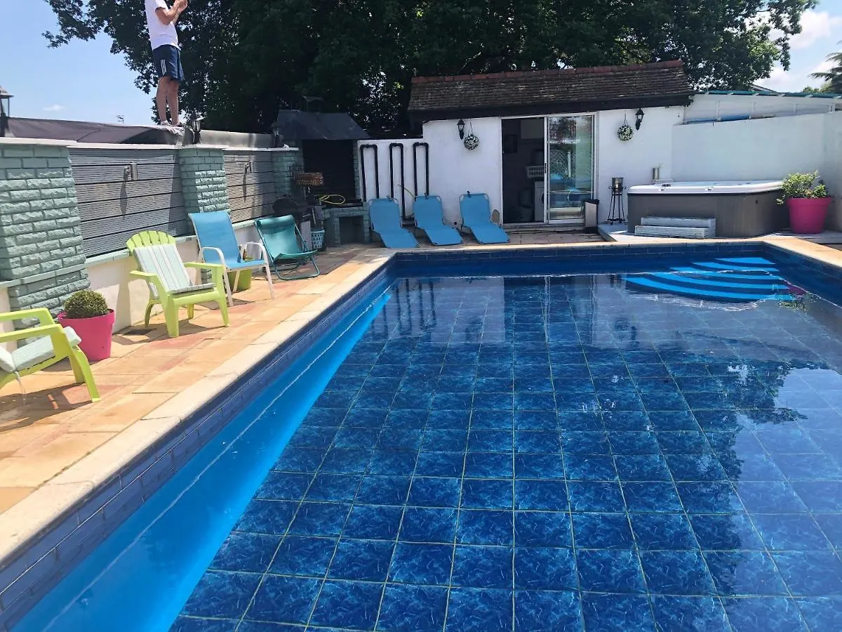 Hazelwick Guest House Hookwood Country house