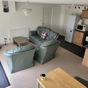 Apartment Rentunique Spinney Spacioussuper Snug 1 Bed Home., Ifield