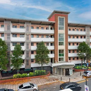 Bright, Interior, Close To The City, 2 Bedroom Appartamento
